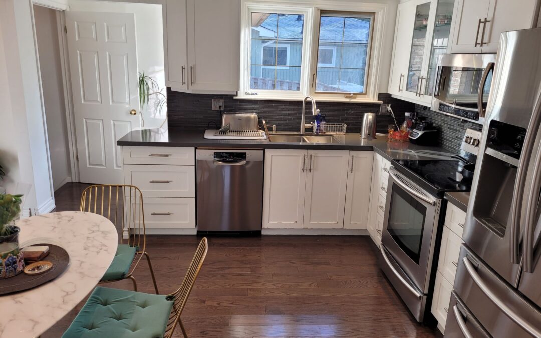 Walton Drive, Aurora – Main Floor Renovation